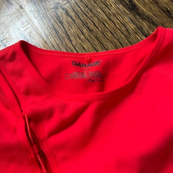red garage open tie front long sleeve crop top - Picture 3 of 3
